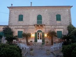 Detached Villa in the Ragusa Countryside 9