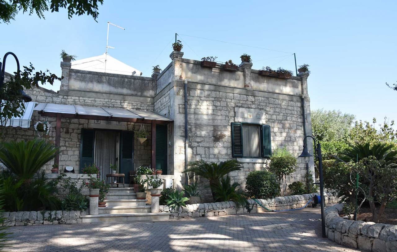 Detached Villa in Modica 1