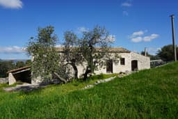 Sunlit Country House with Land in Scicli 3