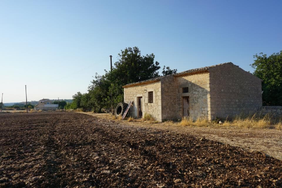 Rustic Country House with Land in Scicli 1