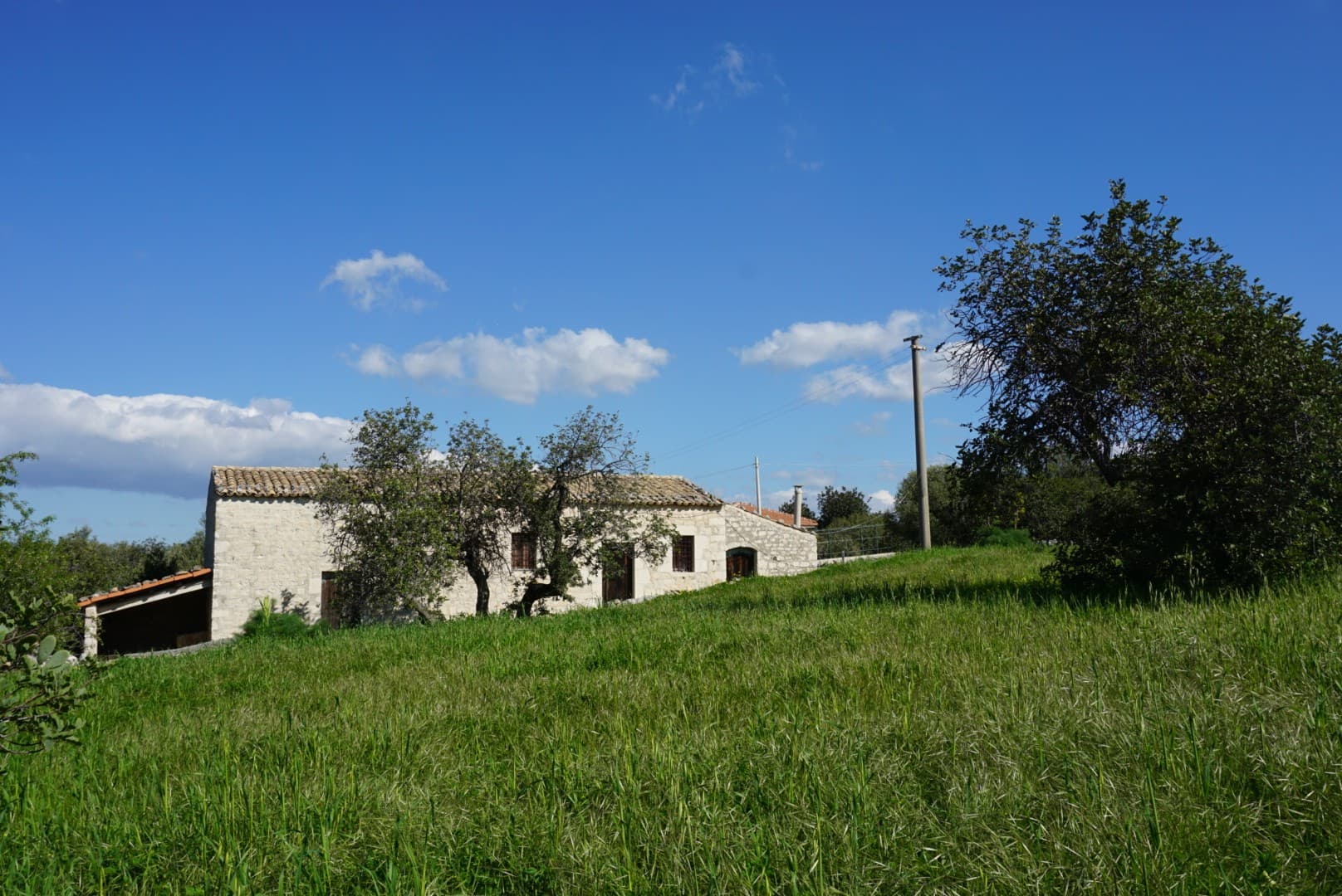 Sunlit Country House with Land in Scicli 1
