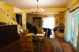 Elegant Villa in Prestigious Modica Location 2