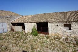Historic Estate with Coastal Views for Sale in Ragusa 3