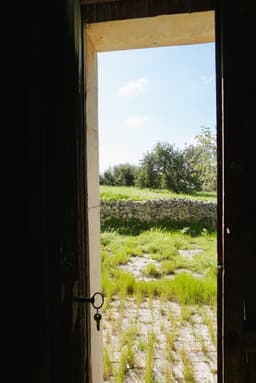 Sunlit Country House with Land in Scicli 5