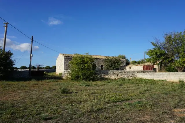 Traditional Countryside Farmhouse in Modica